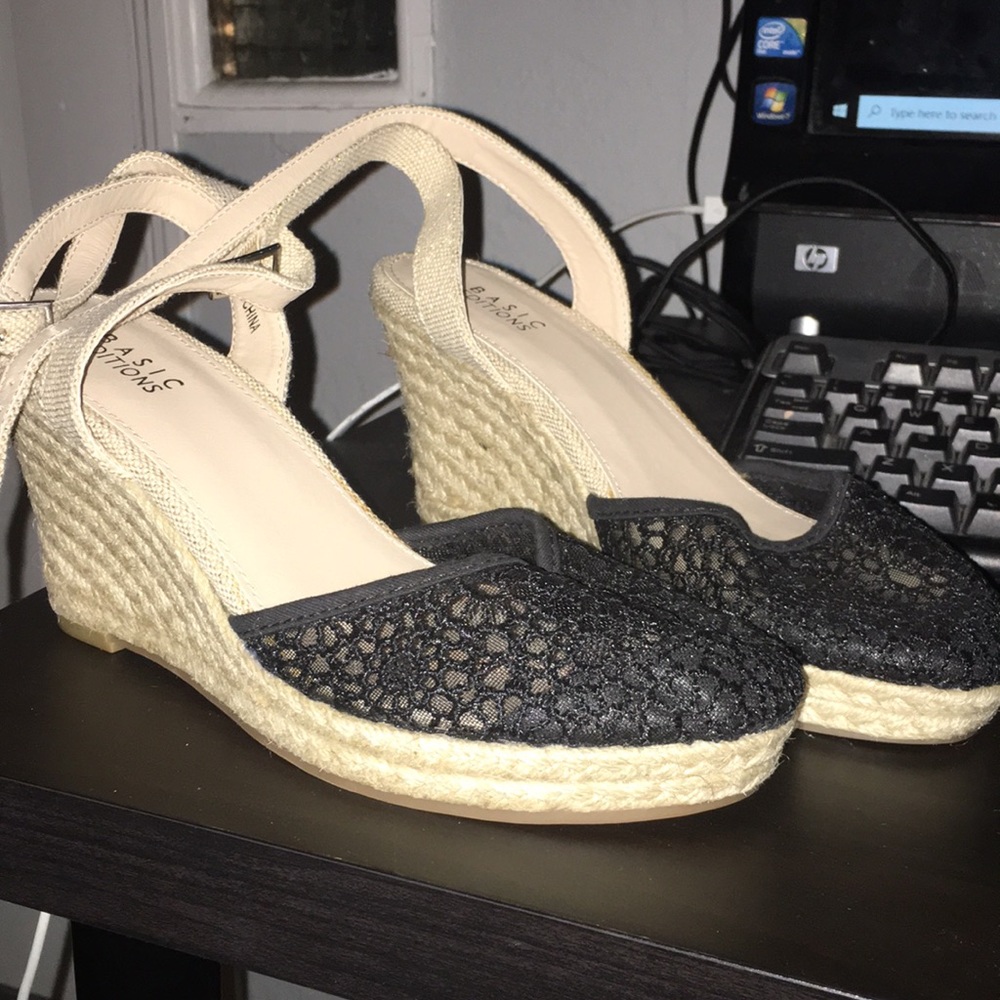 Nude and black Wedges
